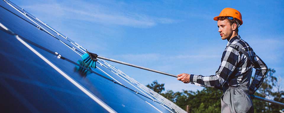 Manteniment i neteja de plaques solars per autoconsum
