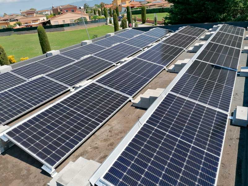 Instal·lació de plaques solars a Sant Gregori (Girona)