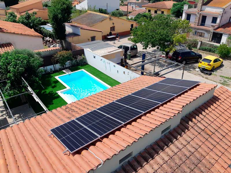 Instal·lació de 7 plaques solars en una teulada - Nucli Solar