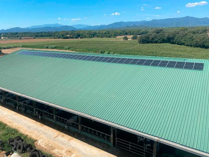 Instal·lació de 38 plaques solars en una teulada - Nucli Solar