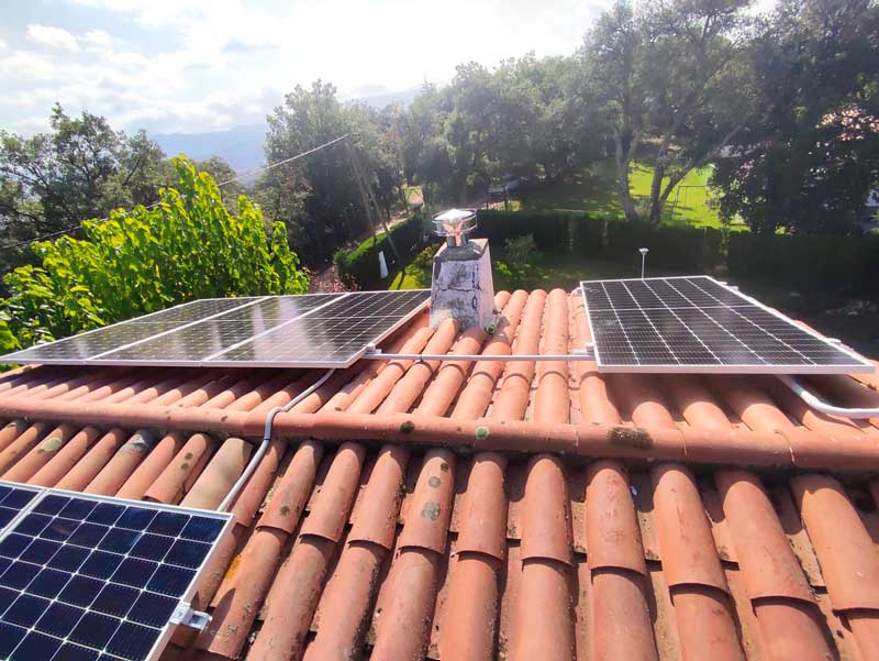Instal·lació de 7 plaques solars en una teulada - Nucli Solar