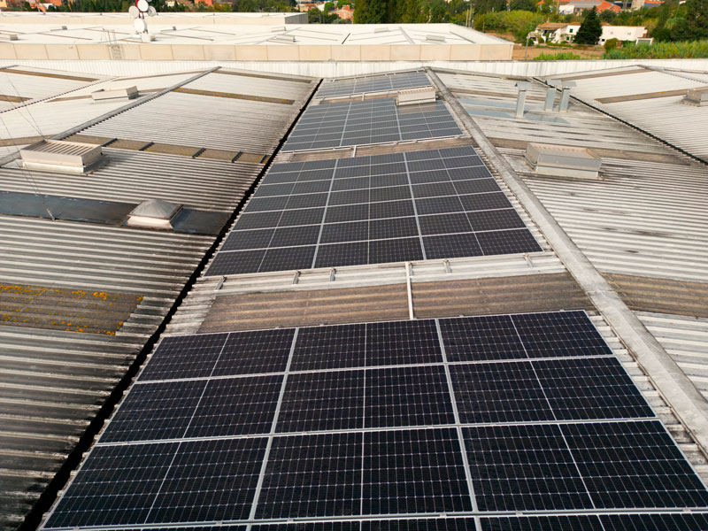 Instal·lació fotovoltaica en nau industrial - Nucli Solar