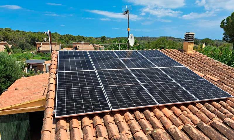 Panells solars per autoconsum a Figueres (Girona)