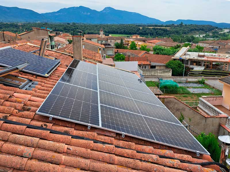 Instal·lació solar fotovoltaica a Sant Jaume de Llierca (