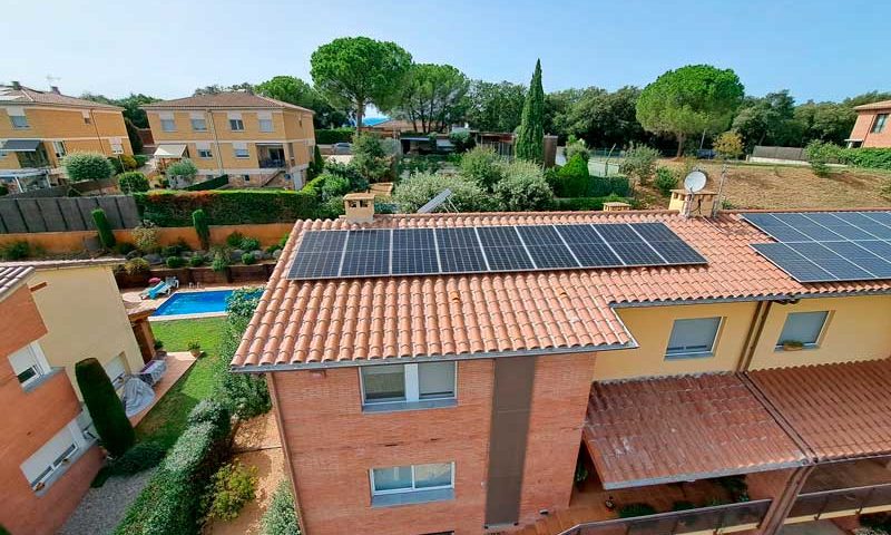 Instal·lació plaques solars a Girona